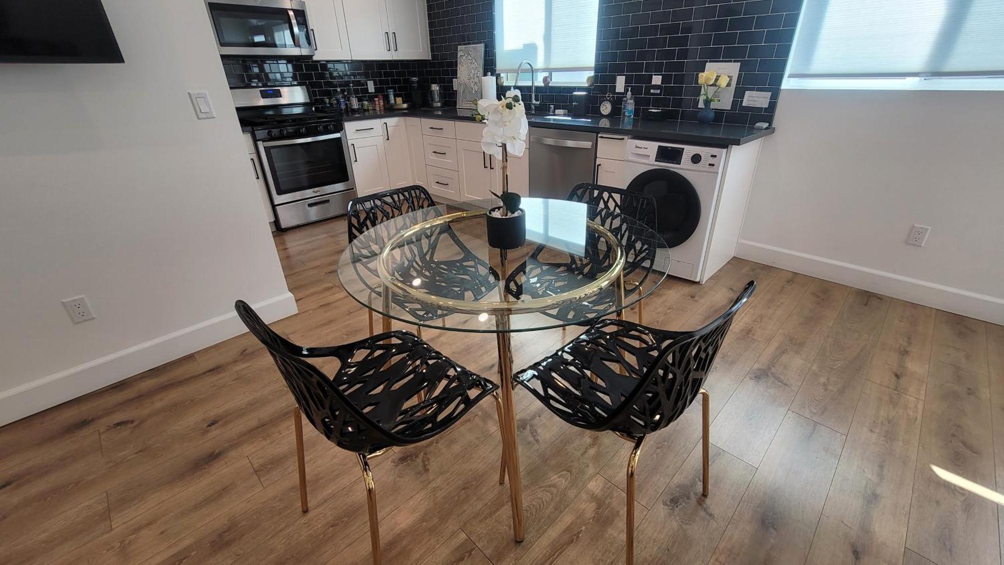 Gated Private House With Own Parking Sherman Oaks ลอสแอนเจลิส ภายนอก รูปภาพ